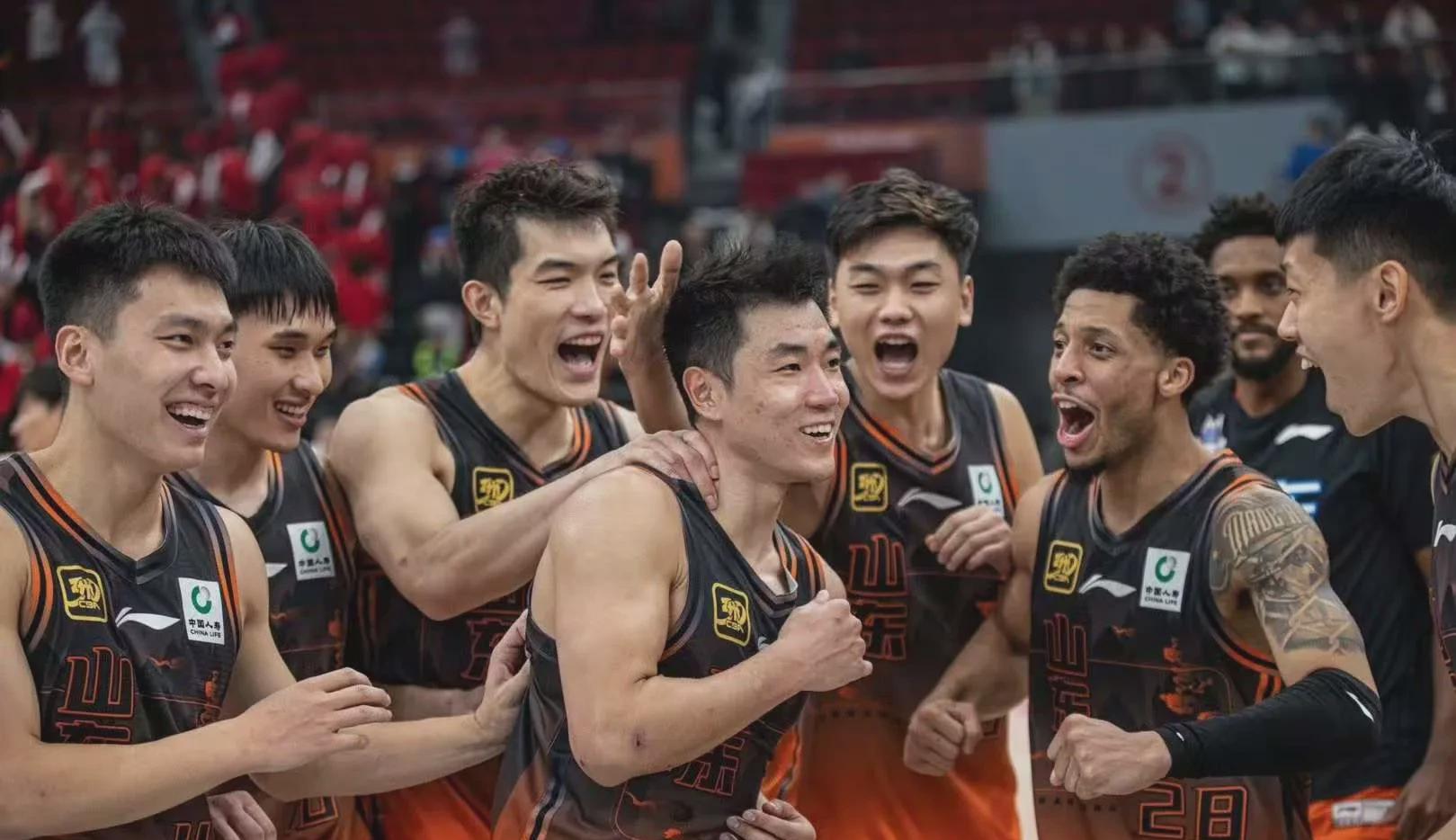 世俱杯参赛资格-人气球队在比赛中实力碾压对手，赢得掌声