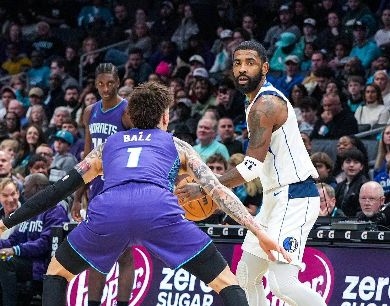 世俱杯时间-独行侠在客场大胜雷霆，继续保持领先优势