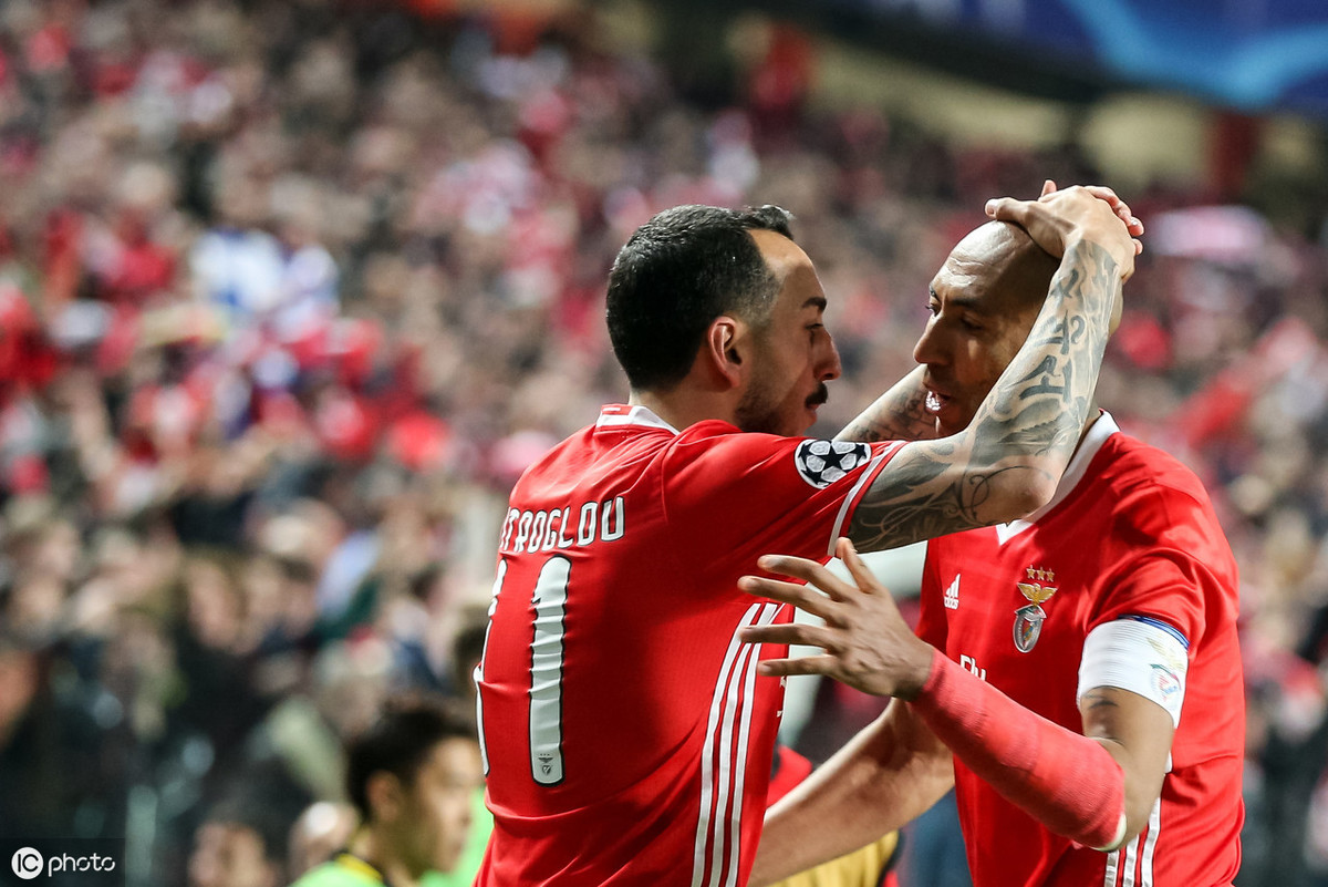 世俱杯冠军-包含阿贾克斯胜亚特兰大，锁定半决赛席位的词条