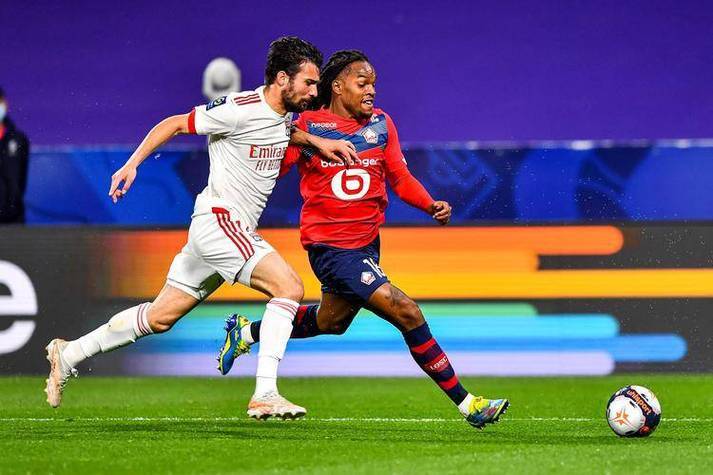 世俱杯-包含巴黎客场惜败南特，联赛领先优势缩小的词条