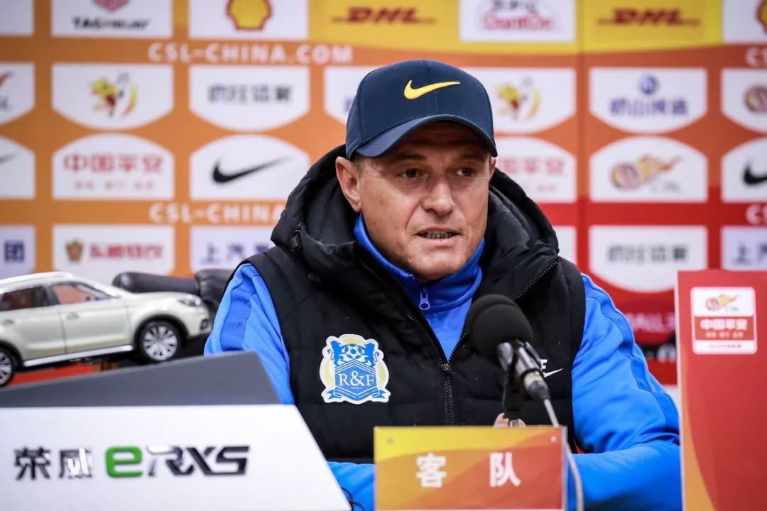 包含广州富力队主场胜利，出色发挥斩获胜利的词条