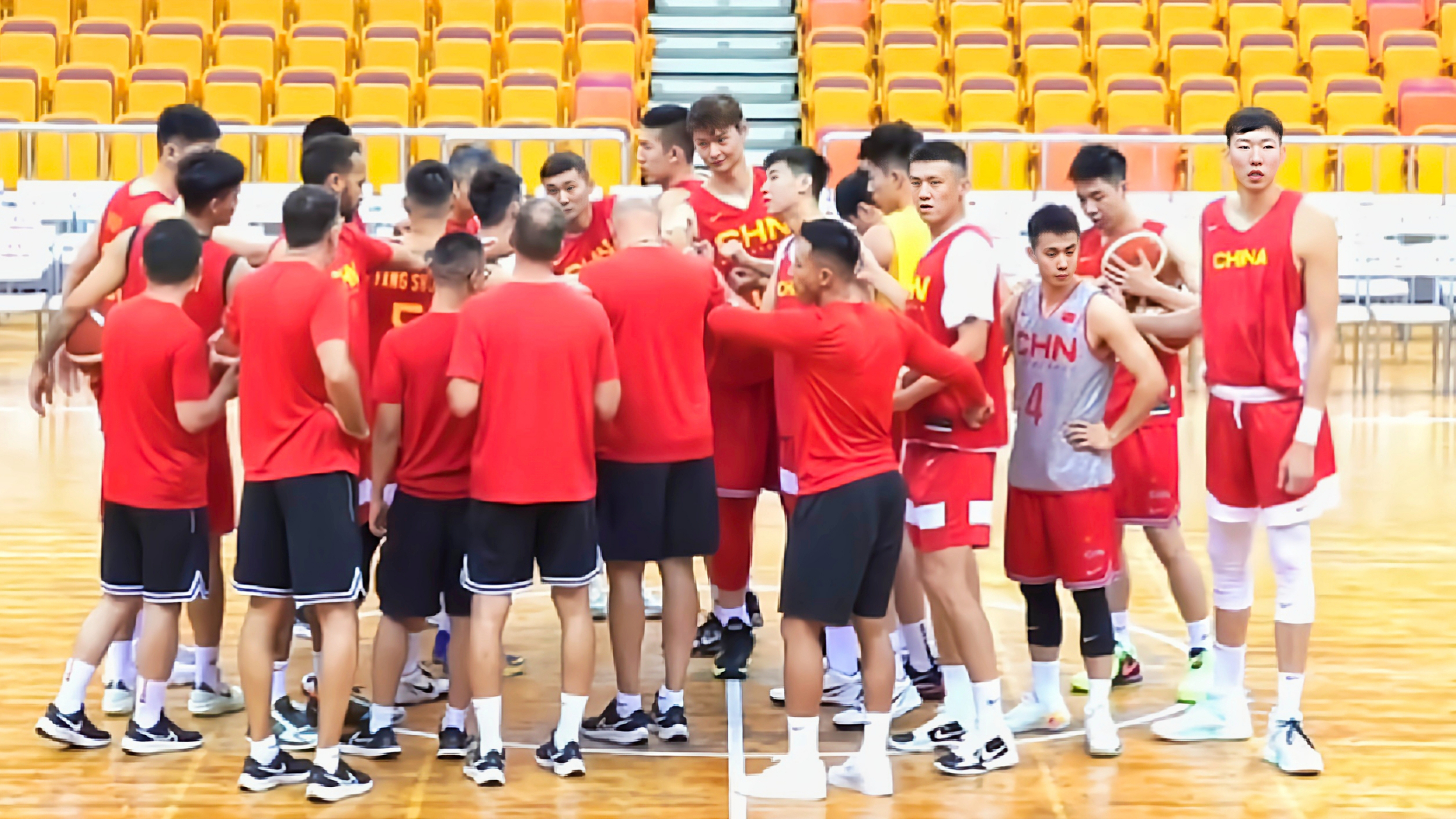 世俱杯赛程-塞尔维亚队备战下一场比赛，努力训练