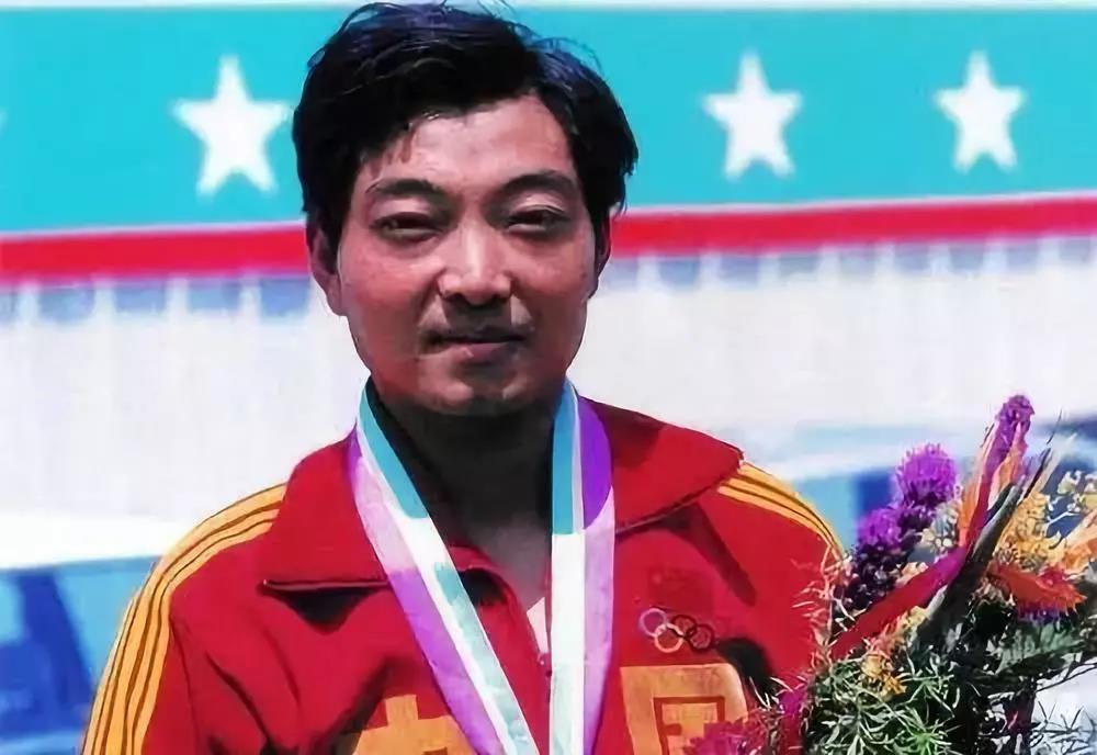 世俱杯2025-执着追梦！运动员经过辛苦训练，终圆金梦