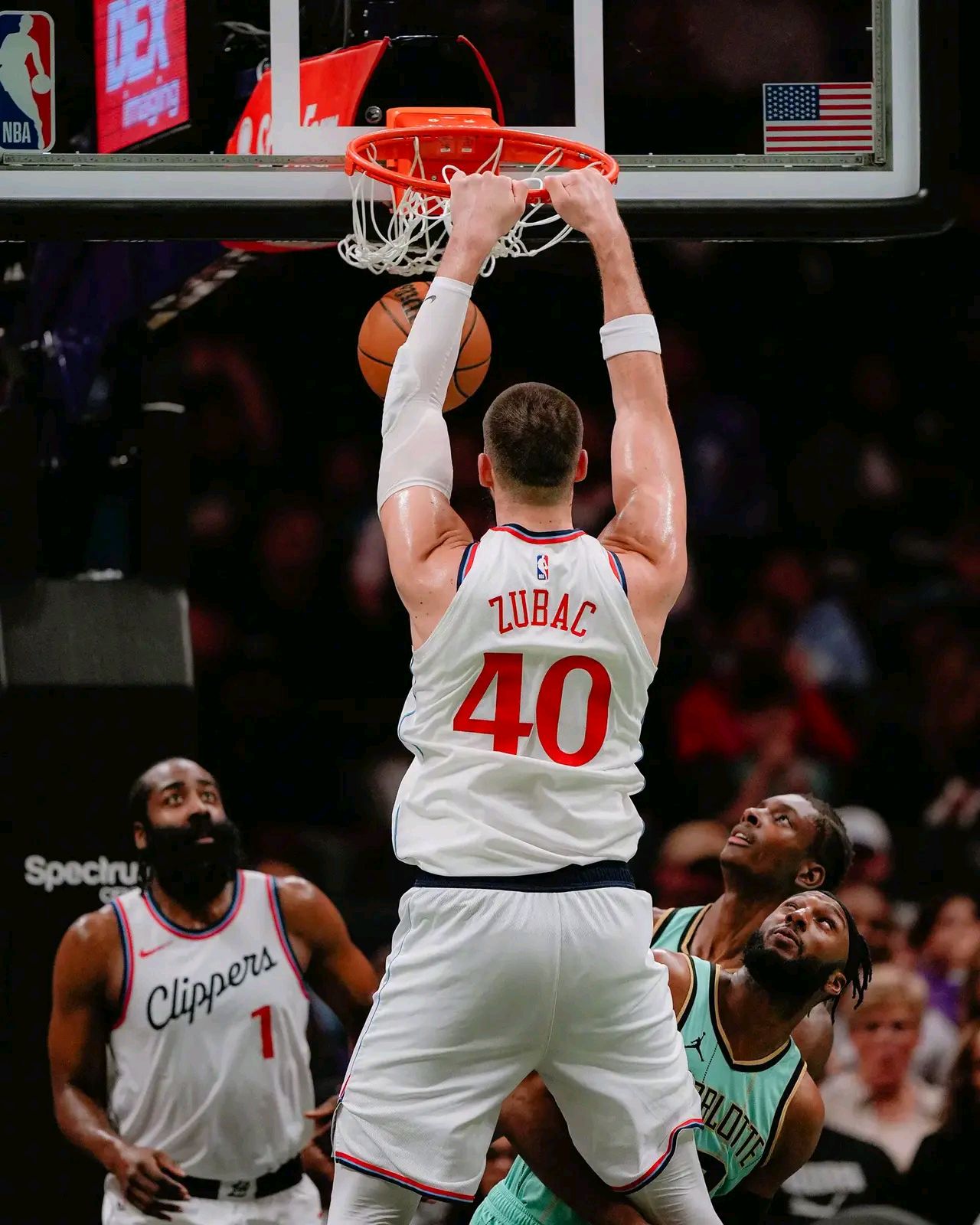 世俱杯直播-快船队队员意外受伤，球队战力受影响