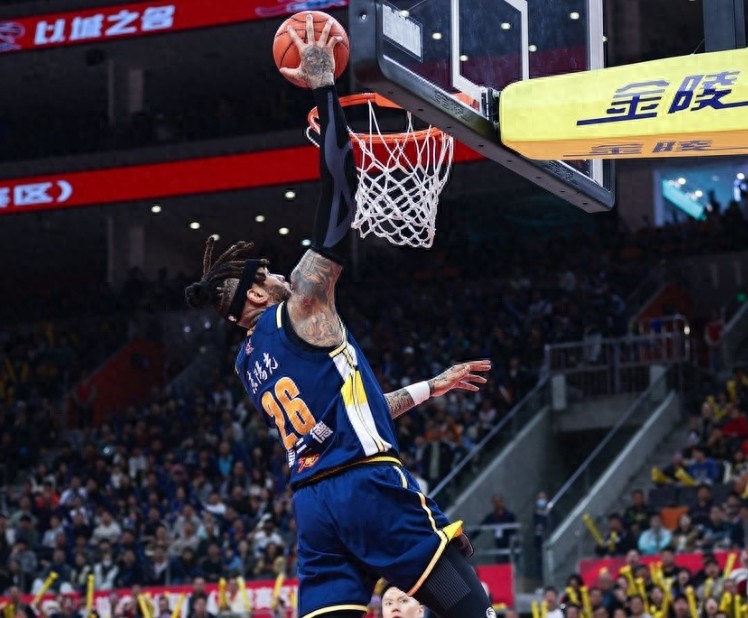 广东队主教练战术灵活备战下一回合