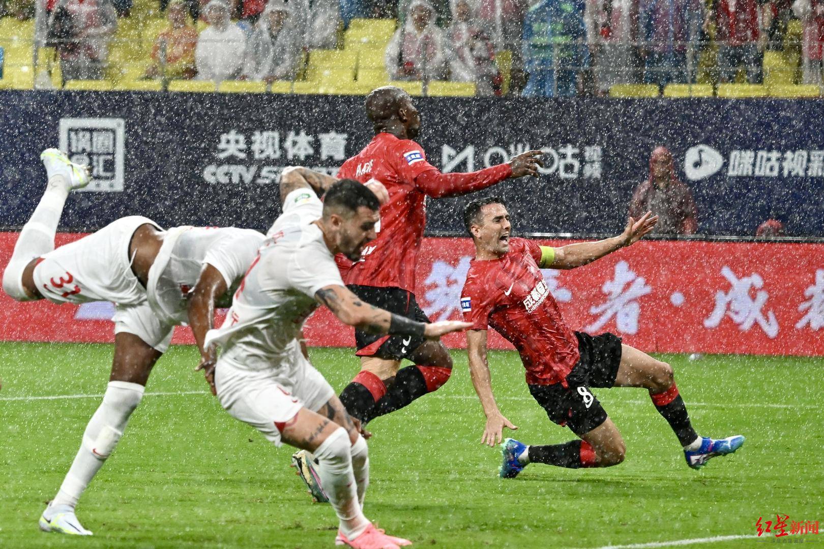 包含尼斯战胜对手实现逆转，士气高涨取得胜利的词条