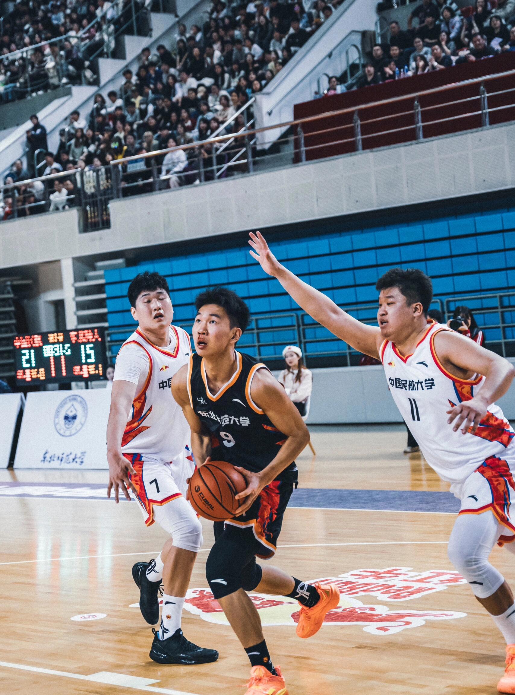 扣篮易手，湖人皆喜，猛龙暂转