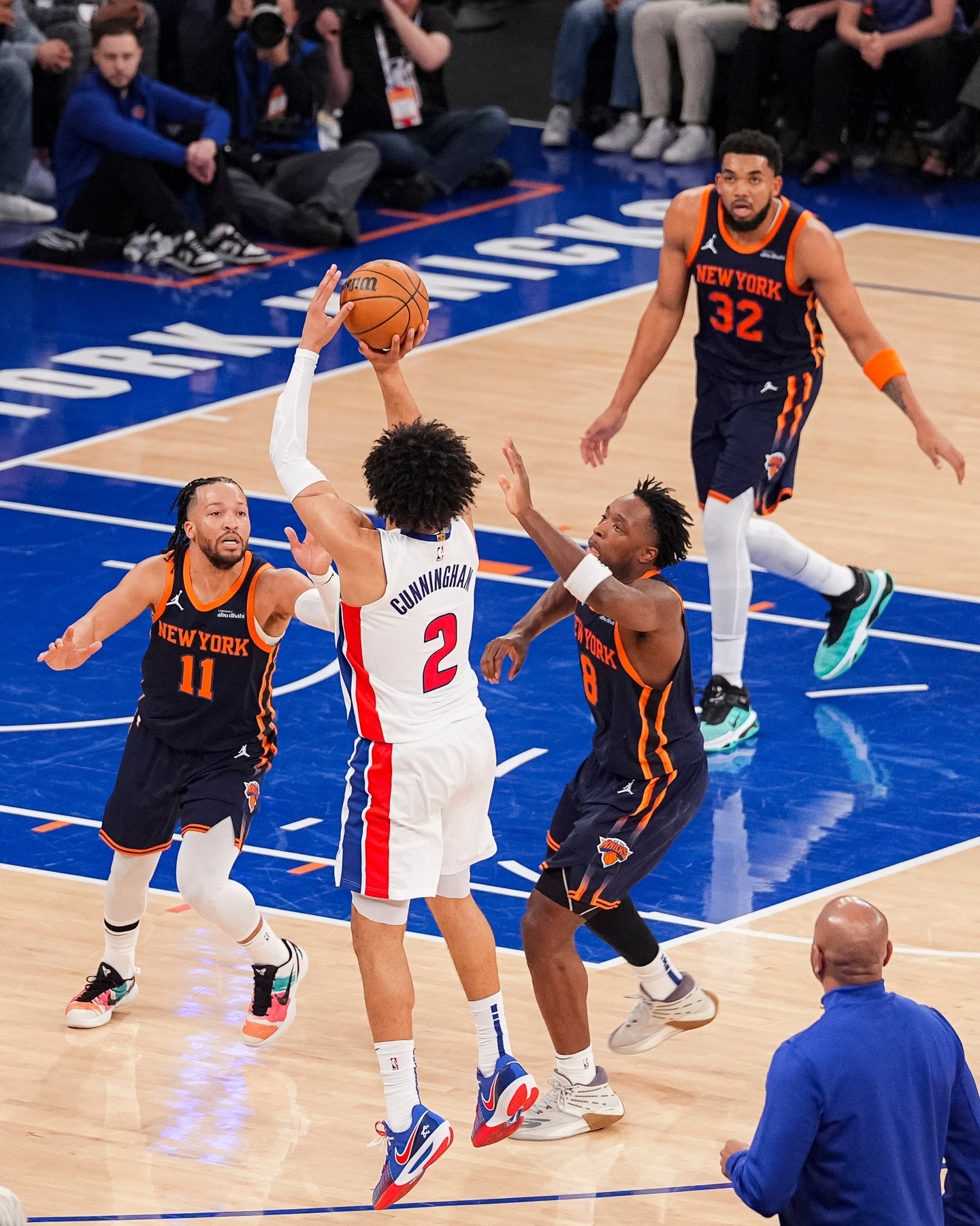 世俱杯冠军-尼克斯阵容整体发挥稳定，击败对手晋级