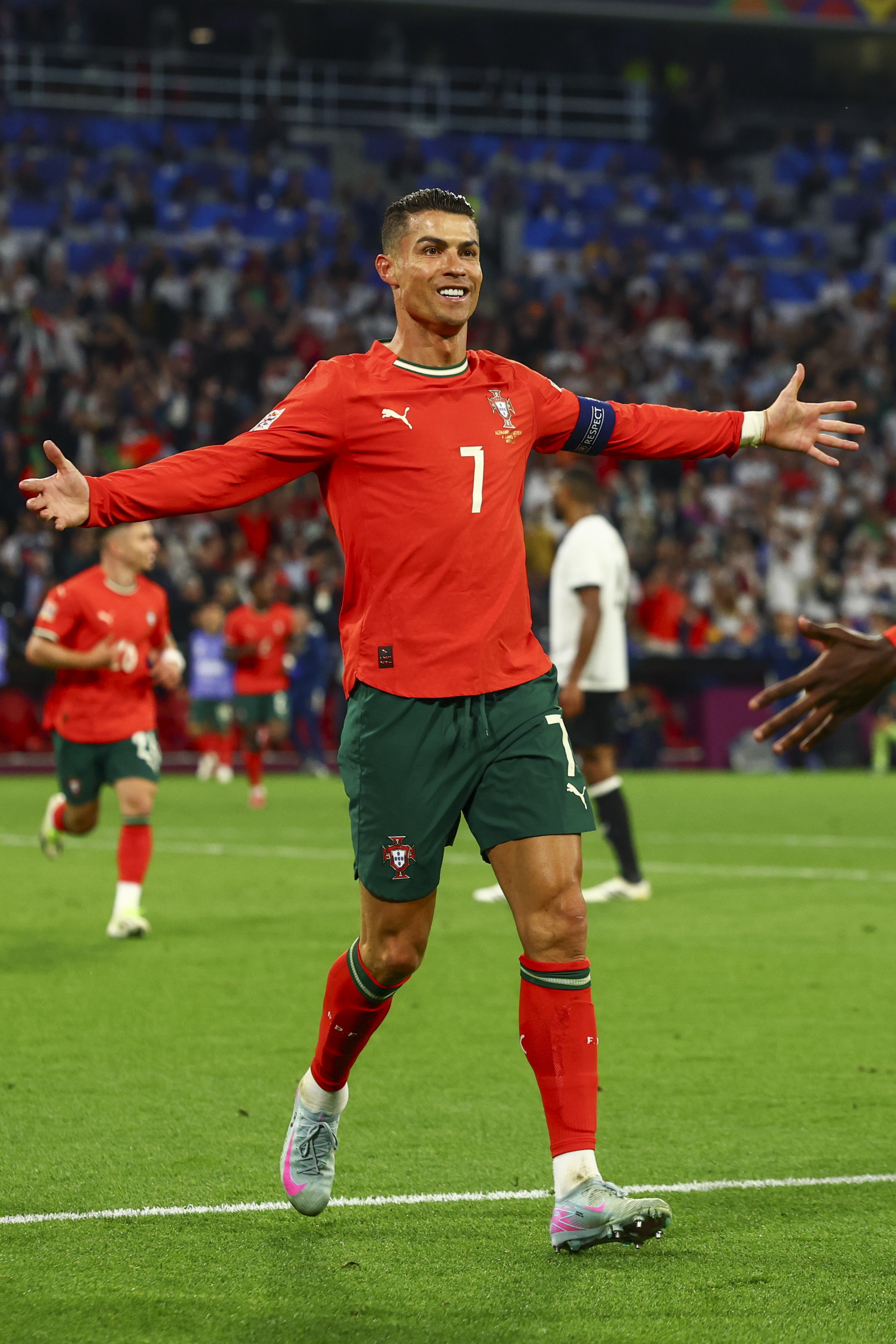 世俱杯赛程-葡萄牙球星在欧冠半决赛中发挥出色