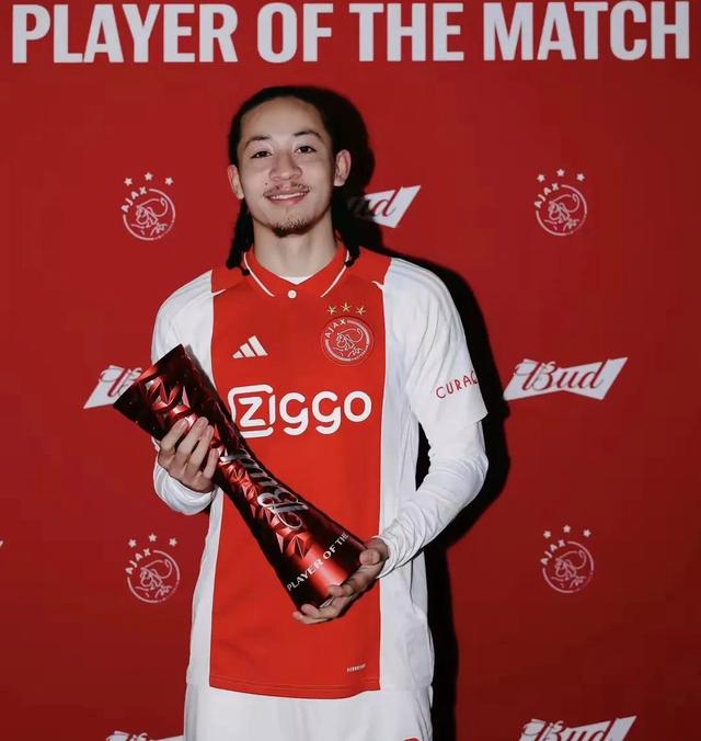 世俱杯官网-阿贾克斯球员表现出色，可能引起欧洲球会注意