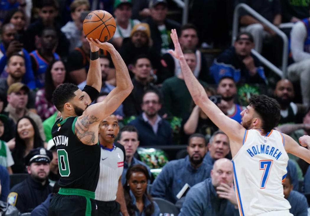 包含人主场战胜凯尔特人，系列赛战成-领先的词条