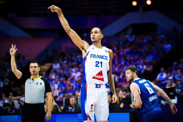 欧洲杯：法国大胜瑞士晋级四强