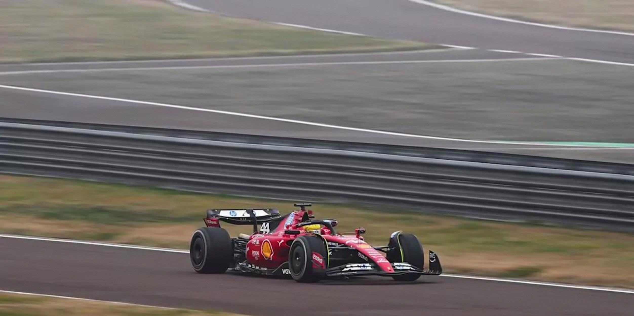 关于威廉姆斯鏖战法拉利，汉密尔顿扛起全队的信息