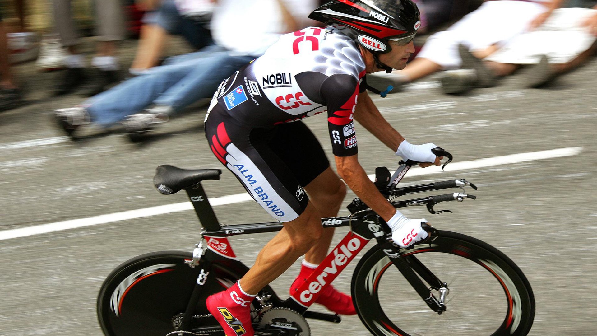 世俱杯直播-惊动篮球史册的跨时空对决，北京首钢轻取尼克斯，哈登统治全场之谜